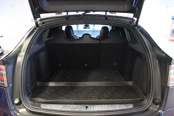 Tesla Model X 19 of 30