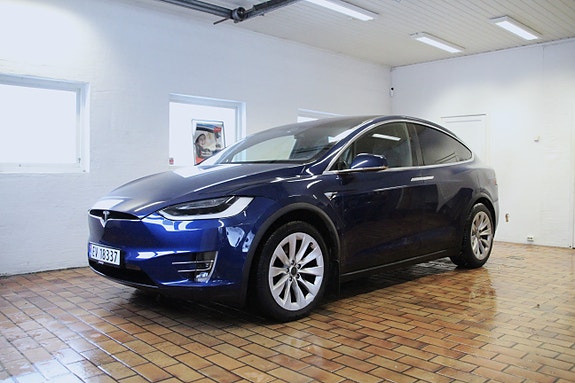 Tesla Model X 2 of 30