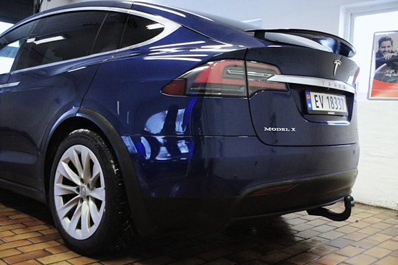 Tesla Model X 8 of 30