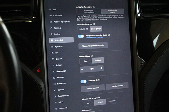 Tesla Model X 28 of 30