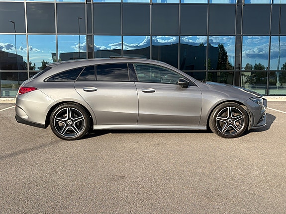 Mercedes-Benz CLA200 4 of 5