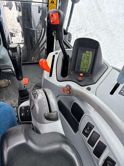 New Holland T6040 2011, kr 455 000,-