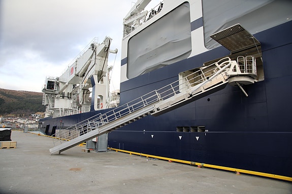 Offshore 12m tilt in use