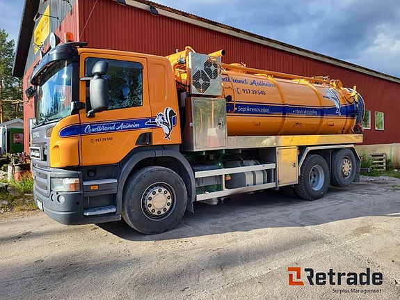 Scania P360 med spyleutstyr