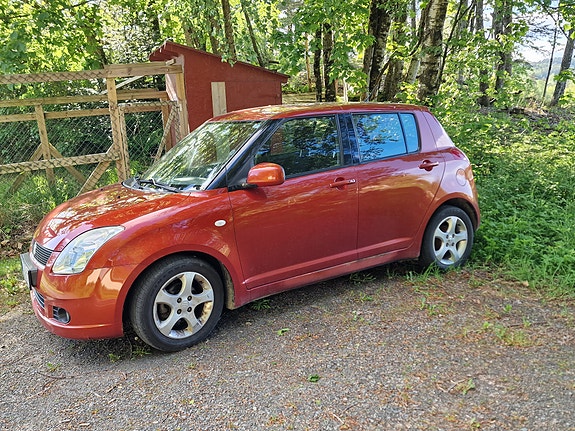 Suzuki Swift 3 of 15