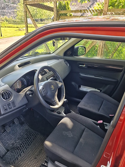 Suzuki Swift 12 of 15