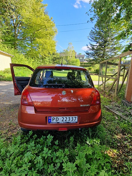 Suzuki Swift 2 of 15