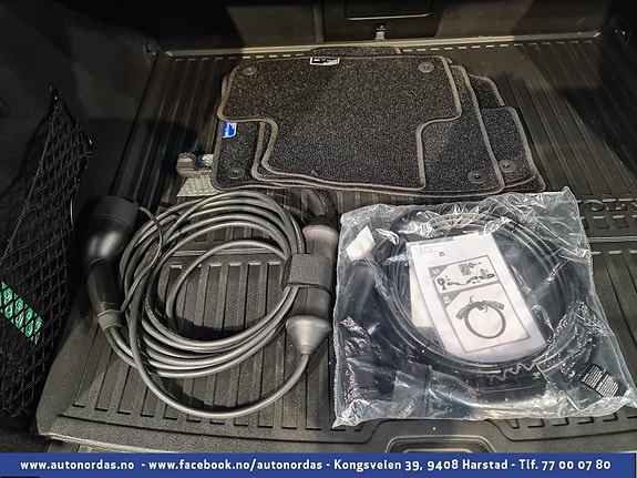  Følger med gummi og stoffmatter og nødlader/type 2 lader