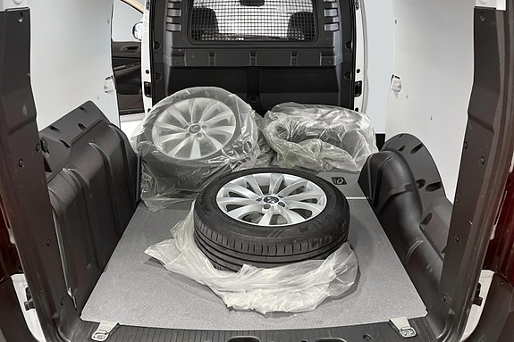 Volkswagen Caddy Maxi 9 of 11