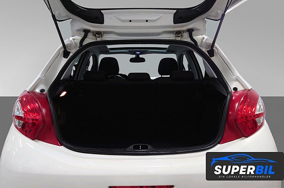 Peugeot 208 11 of 13