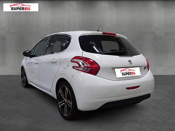 Peugeot 208 4 of 13