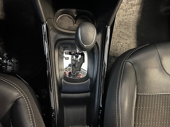Peugeot 2008 13 of 21