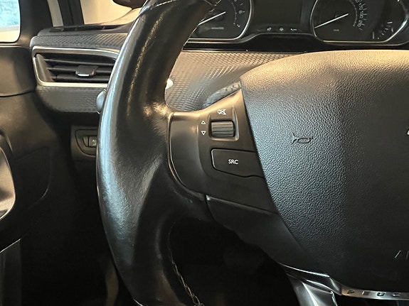 Peugeot 2008 17 of 21