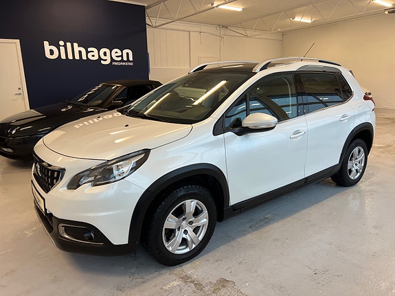 Peugeot 2008 2 of 5