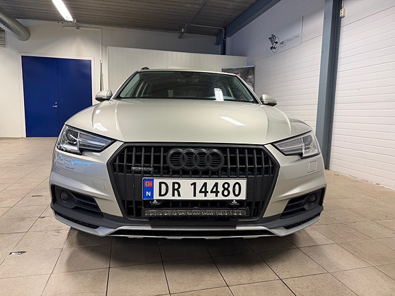 Audi A4 allroad 2 of 23