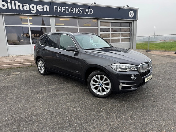 BMW X5 2 of 5