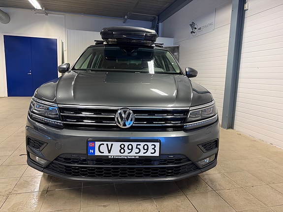 Volkswagen Tiguan 2 of 26