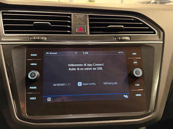Volkswagen Tiguan 23 of 26
