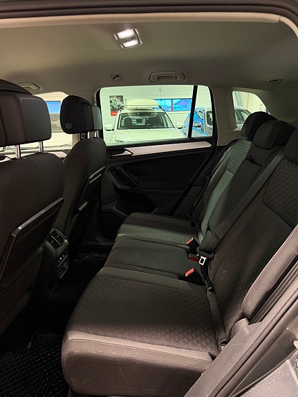 Volkswagen Tiguan 17 of 26