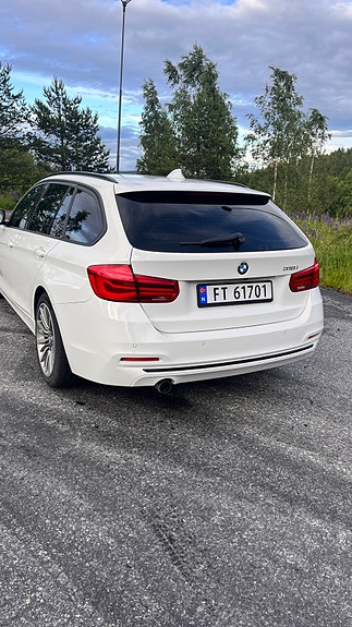 BMW 318i 4 of 29