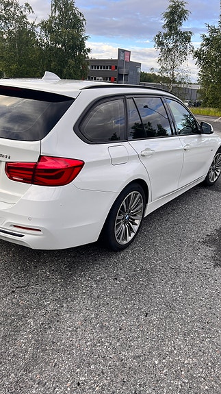 BMW 318i 5 of 29