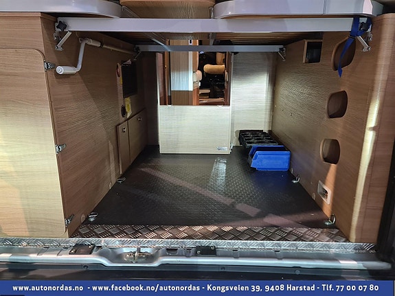  Stort lasterom under sengen