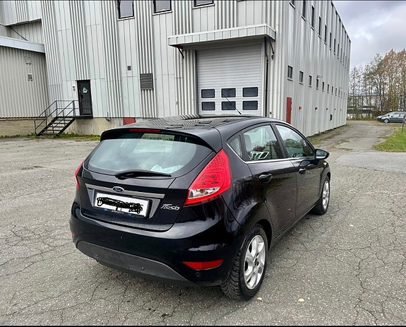 Ford Fiesta 3 of 7