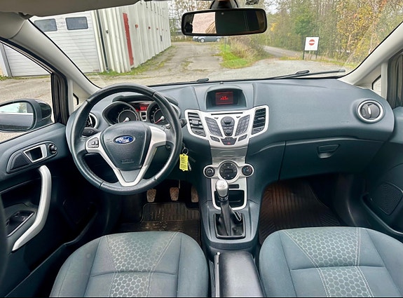 Ford Fiesta 6 of 7