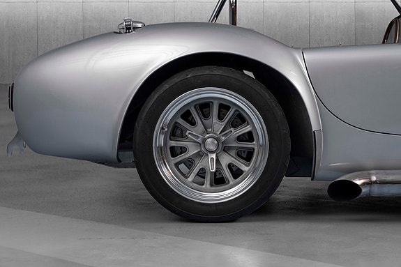 AC Cobra 16 of 30