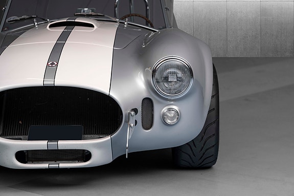 AC Cobra 8 of 30