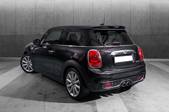 MINI Cooper S 7 of 18