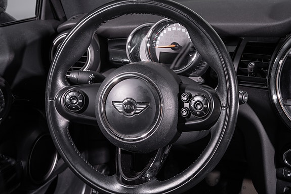 MINI Cooper S 12 of 18