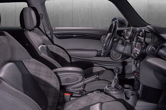 MINI Cooper S 15 of 18