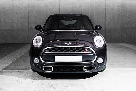 MINI Cooper S 4 of 5