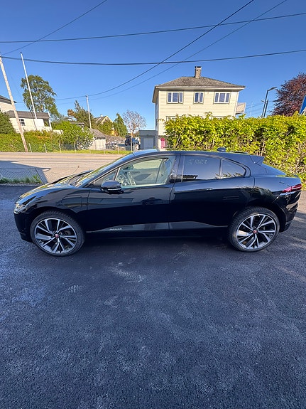 Jaguar I-PACE 4 of 5