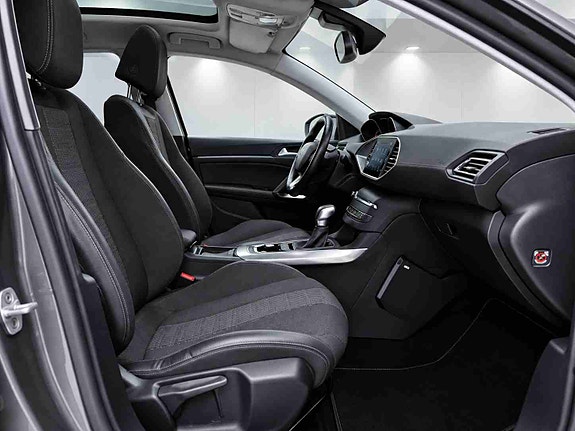 Peugeot 308 7 of 8