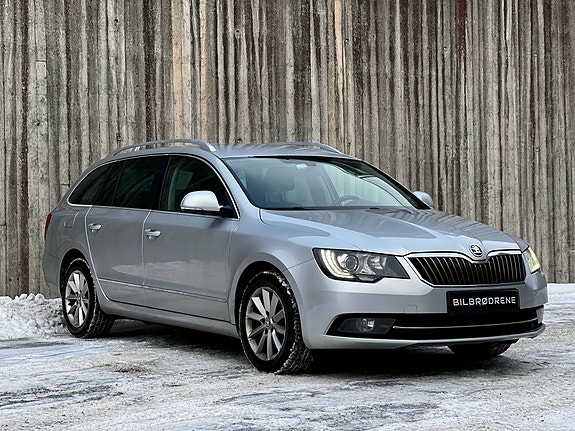 Skoda Superb 2 of 5
