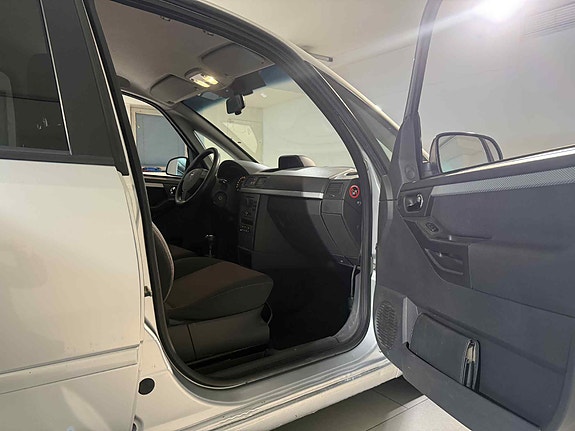 Opel Meriva 12 of 17