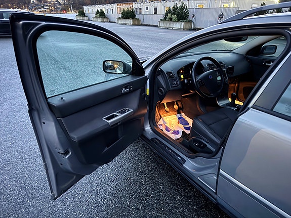 Volvo V50 10 of 22