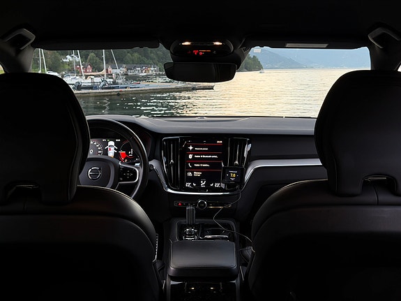 Volvo V60 11 of 12