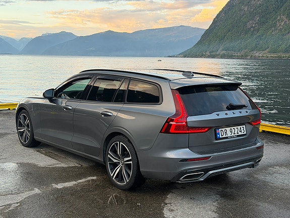 Volvo V60 4 of 12