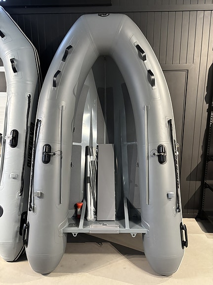 Quicksilver 270 ALU-RIB Ultra Light Grey - Flere modeller på lager!