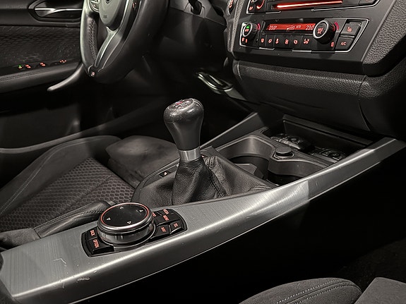 BMW 118d 18 of 25