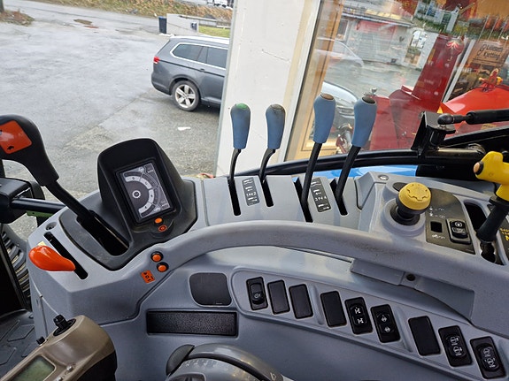 New Holland T6.140 EC 2013, kr 409 000,-