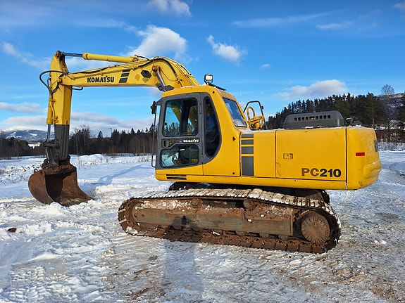 Komatsu PC210