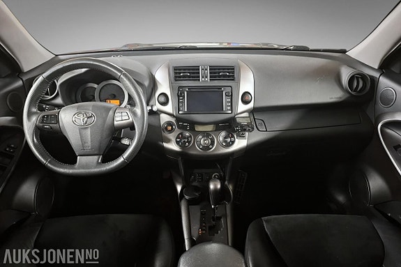 Toyota RAV4 11 of 23