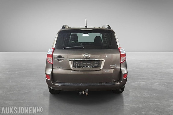 Toyota RAV4 4 of 23