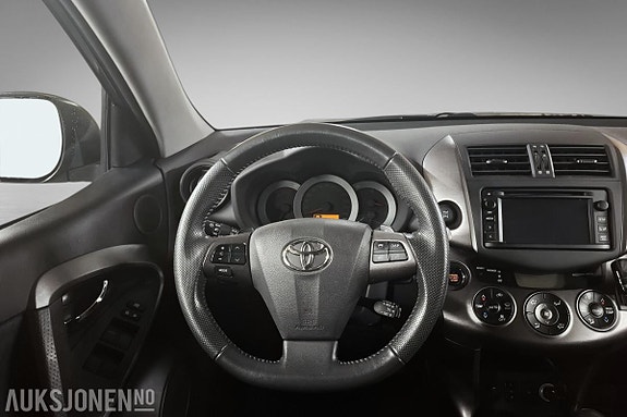 Toyota RAV4 12 of 23