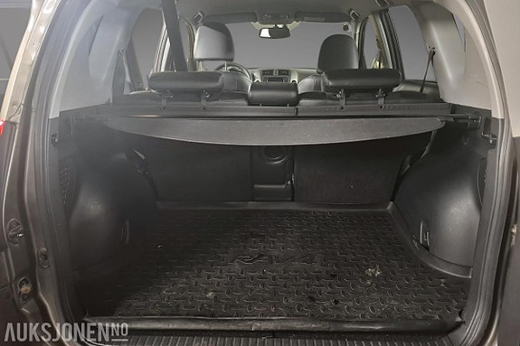 Toyota RAV4 17 of 23