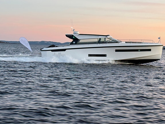 - NY - DELTA Powerboats 48 Coupè - CARBON  - 3 Kabiner - 4 of 5